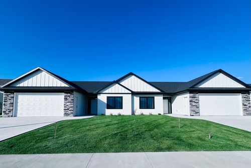 158 Sandstone Dr Nw, Eyota, MN, 55934-9701 | Card Image