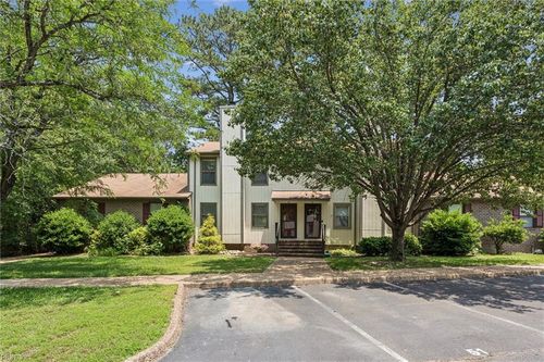 50 James Sq, Williamsburg, VA, 23185-3348 | Card Image