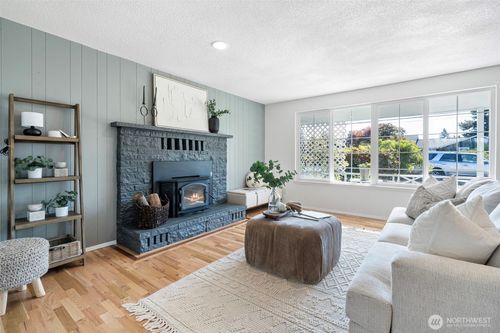 1102 Paradise Pkwy, Fircrest, WA, 98466-5842 | Card Image
