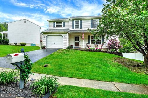 77 Patterson Dr, ROBESONIA, PA, 19551-9619 | Card Image