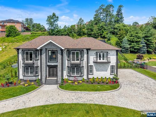 125 Hamilton Trl, Totowa, NJ, 07512-2813 | Card Image