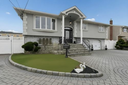 187 Massapequa Ave, Massapequa, NY, 11758-6434 | Card Image