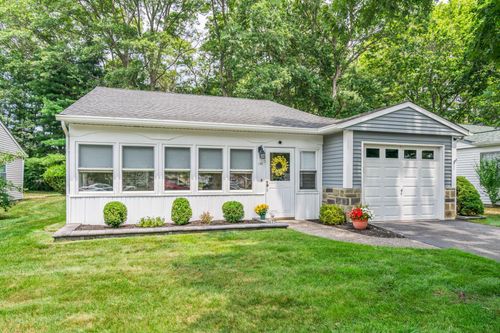 186 Canterbury Dr, Ridge, NY, 11961-2009 | Card Image