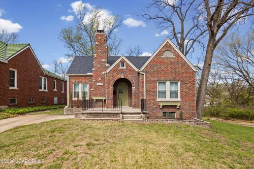 123 E Circle Drive, Jefferson City, MO, 65109 | Card Image