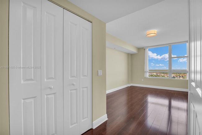 APT-1903S - 2681 N Flamingo Rd, Condo with 2 bedrooms, 2 bathrooms and null parking in Sunrise FL | Image 24