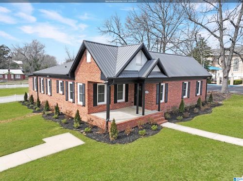 203 8th St N, Clanton, AL, 35045-2750 | Card Image