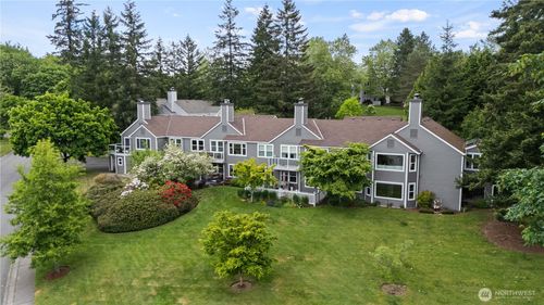 2026-4067 223rd Pl Se, Issaquah, WA, 98029-7207 | Card Image