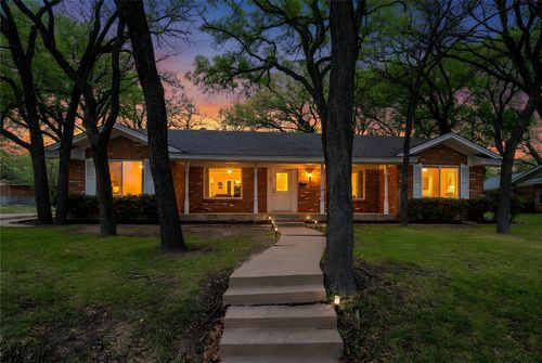 944 Mountain Ter, Hurst, TX, 76053-4108 | Card Image