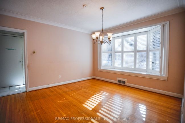 88 Valecrest Dr, House other with 4 bedrooms, 2 bathrooms and 4 parking in Etobicoke ON | Image 24