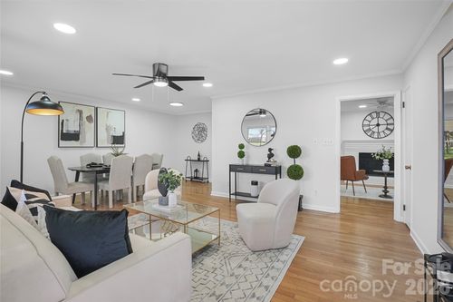 846 S Magnolia St, Mooresville, NC, 28115-2835 | Card Image