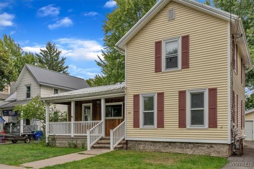 341 North Ave, Medina, NY, 14103-1511 | Card Image