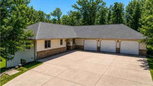 1012 Maple Ridge Ct Nw, Bemidji, MN, 56601-8020 | Card Image