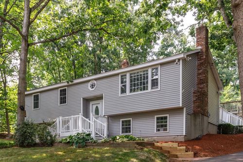 12 Ash Street, Londonderry, NH, 03053 | Card Image