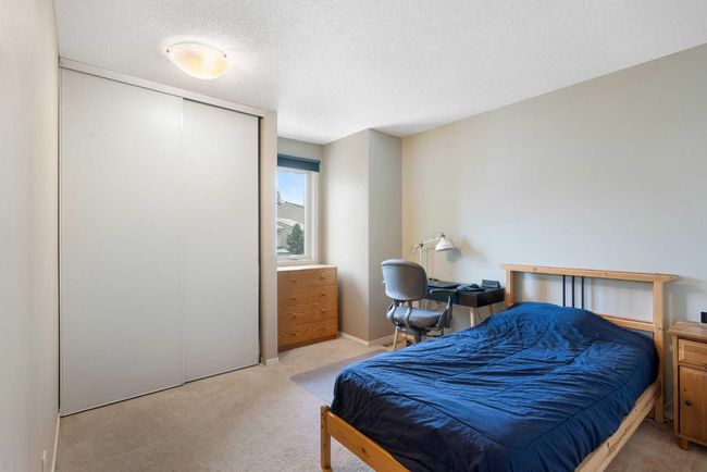 219 Coachway Lane Sw, Townhouse with 3 bedrooms, 3 bathrooms and 2 parking in Calgary AB | Image 25