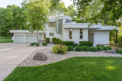 317 Meadow Woods Dr, Mankato, MN, 56001-8960 | Card Image