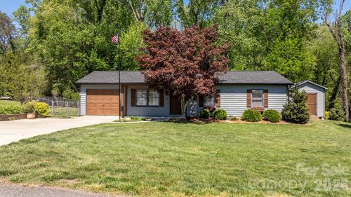 113 Foxfire Dr, Morganton, NC, 28655-7805 | Card Image