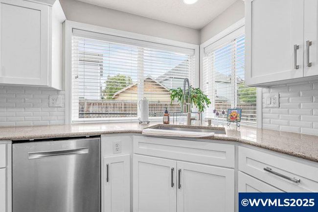 715 Shadowwood Loop Rd, House other with 4 bedrooms, 3 bathrooms and null parking in Keizer OR | Image 15