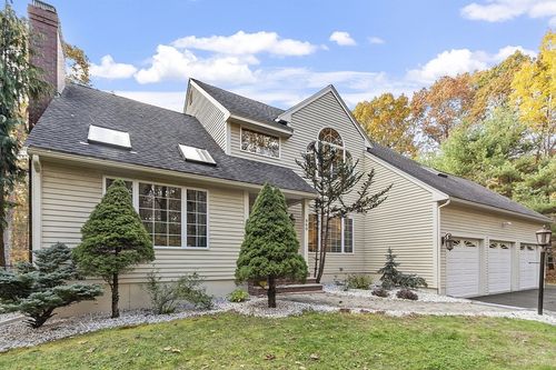 660 Sharpners Pond Rd, North Andover, MA, 01845-3338 | Card Image