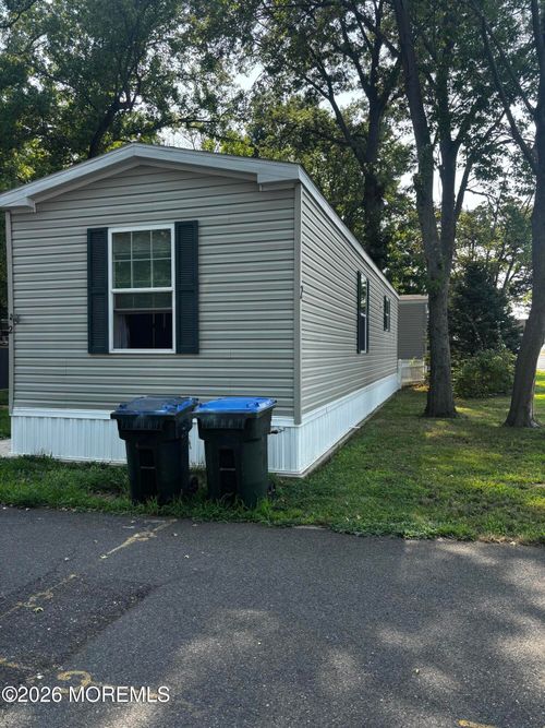 2 Sams Trailer Ct, Hazlet, NJ, 07730-1722 | Card Image