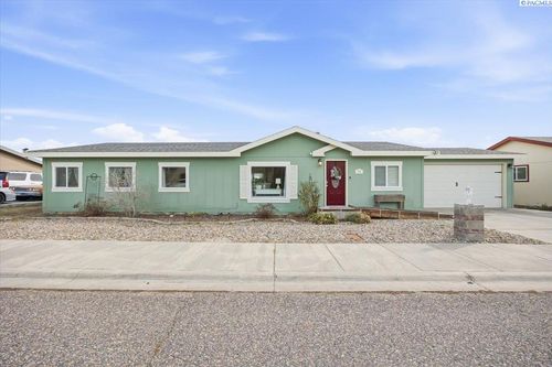 713 S Yolo St, Kennewick, WA, 99336-9606 | Card Image