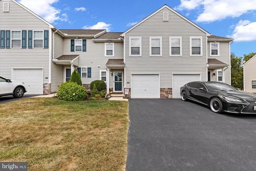 125 Cedar Run Dr, YORK, PA, 17404-9196 | Card Image
