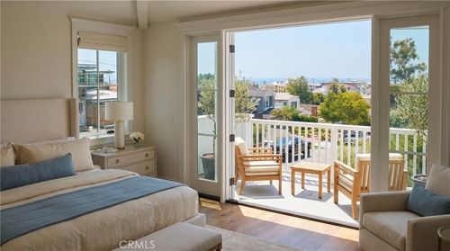 525 17th St, Manhattan Beach, CA, 90266-4806 | Card Image