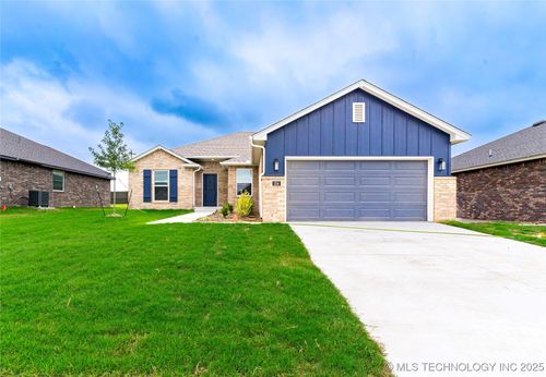 214 S 26th Street, Collinsville, OK, 74021 | Card Image