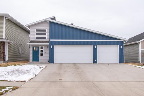 789 Albert Dr W, West Fargo, ND, 58078-8525 | Card Image