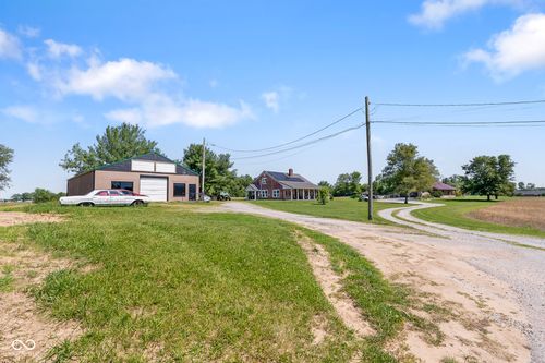 1804 N Ewing St, Seymour, IN, 47274-1127 | Card Image