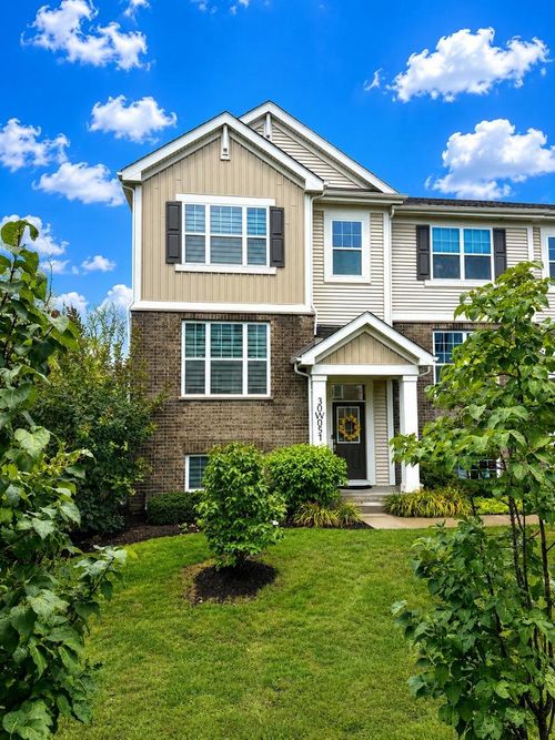 30W051 Brayman Court, Warrenville, IL, 60563 | Card Image