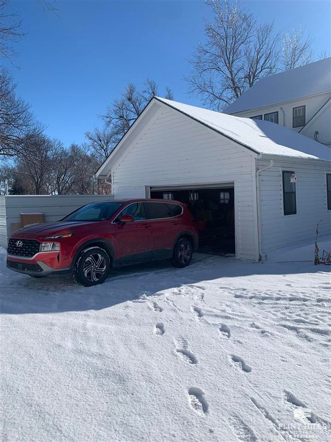708 S Cedar St, House other with 3 bedrooms, 3 bathrooms and null parking in Abilene KS | Image 49