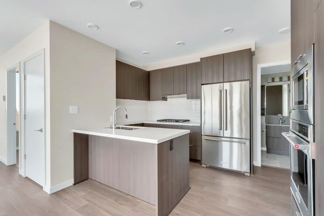 1908 - 530 Whiting Way, Condo with 2 bedrooms, 0 bathrooms and 1 parking in Coquitlam BC | Image 9