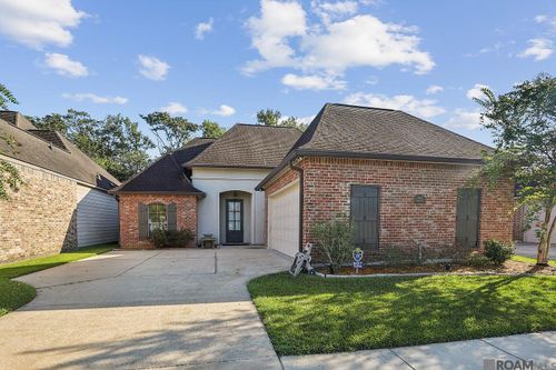 8127 Valencia Ct, Baton Rouge, LA, 70820-6530 | Card Image