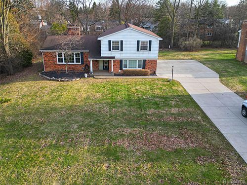 4739 Quarton Rd, Bloomfield Hills, MI, 48301-1028 | Card Image