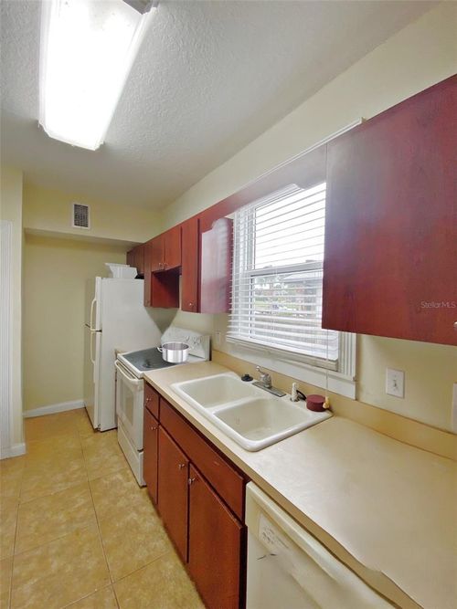 624 N Wild Olive Ave, Daytona Beach, FL, 32118-3843 | Card Image