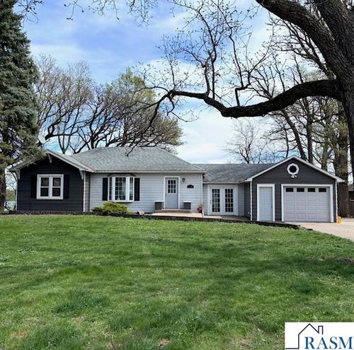 775 Shoreacres Dr, Fairmont, MN, 56031-2225 | Card Image