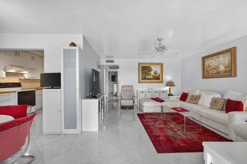 114 Somerset F, West Palm Beach, FL, 33417-2119 | Card Image