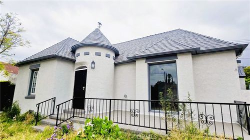 2187 E Villa St, Pasadena, CA, 91107-2452 | Card Image