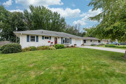 2613 E Main St, Mankato, MN, 56001-5691 | Card Image