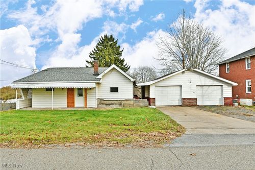 752 Gaylord Ave, Masury, OH, 44438-9728 | Card Image