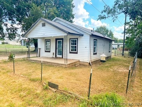 212 S Creek, Holdenville, OK, 74848 | Card Image