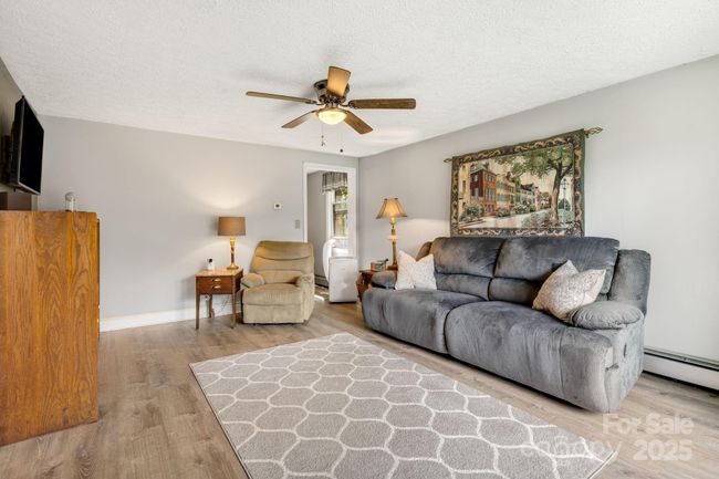 1058 Howard Gap Loop Rd, House other with 3 bedrooms, 3 bathrooms and null parking in Flat Rock NC | Image 5