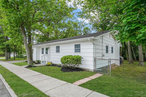 32 Patchogue Holbrook Rd, Ronkonkoma, NY, 11779-4431 | Card Image