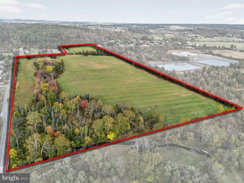 a-160 Spring Garden Dr, BECHTELSVILLE, PA, 19505-9256 | Card Image