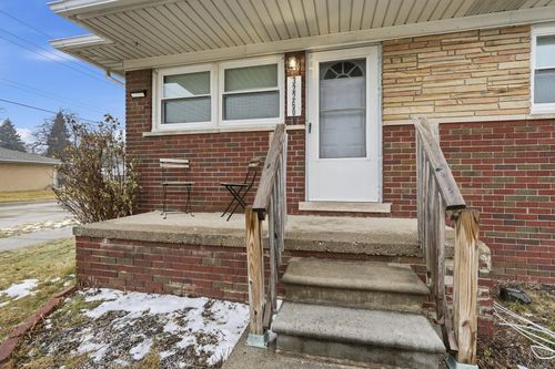 32260 Linderman Ave, Warren, MI, 48093-8156 | Card Image