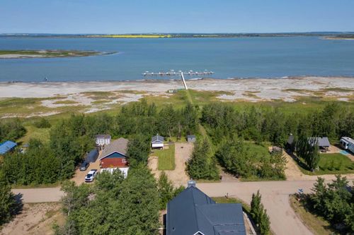 {{alt}} | Card Image