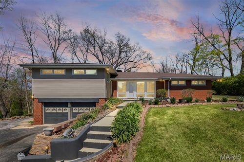 300 Carson Dr, Belleville, IL, 62223-1820 | Card Image