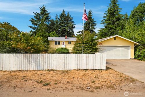 3221 Quatermass Ave Ne, Bremerton, WA, 98310-8312 | Card Image