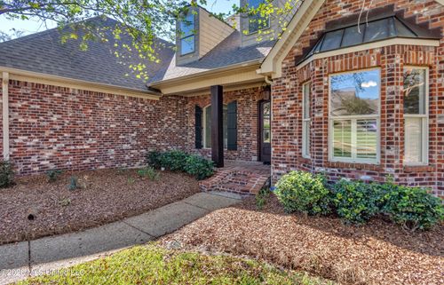 118 Woodlands Glen Circle, Brandon, MS, 39047 | Card Image