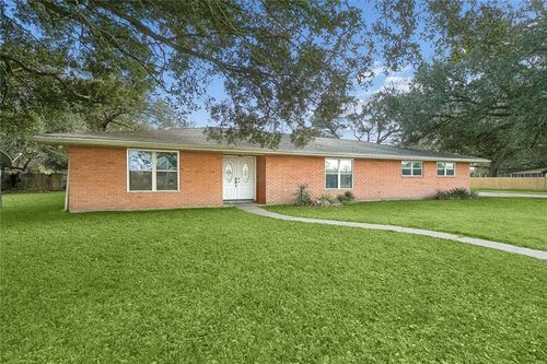 505 Park Blvd, Braithwaite, LA, 70040-1827 | Card Image